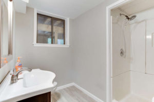 904 Ritchie Rd Crownsville MD-small-009-8-Bathroom-666x444-72dpi