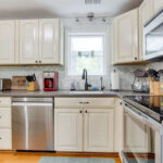 994 Miller Circle Crownsville-small-014-011-KitchenEating Area-666x445-72dpi