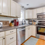 994 Miller Circle Crownsville-small-015-021-KitchenEating Area-666x444-72dpi